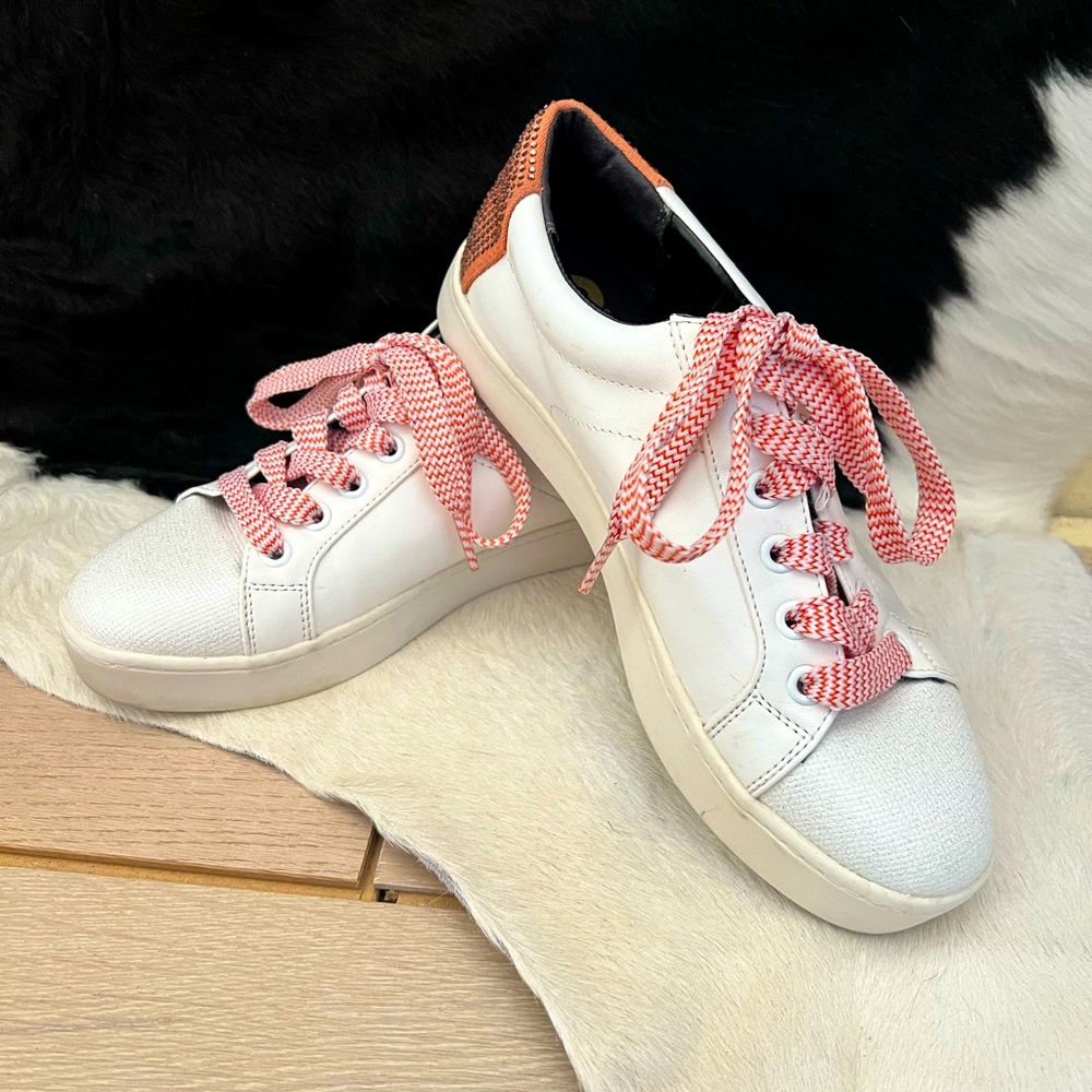 Sam Edelman Circus Flamingo tennies Size 6